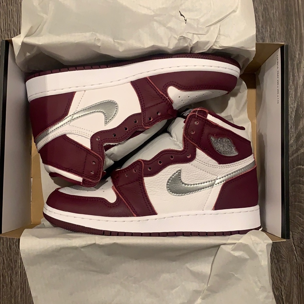 Air Jordan 1 Retro High OG Bordeaux